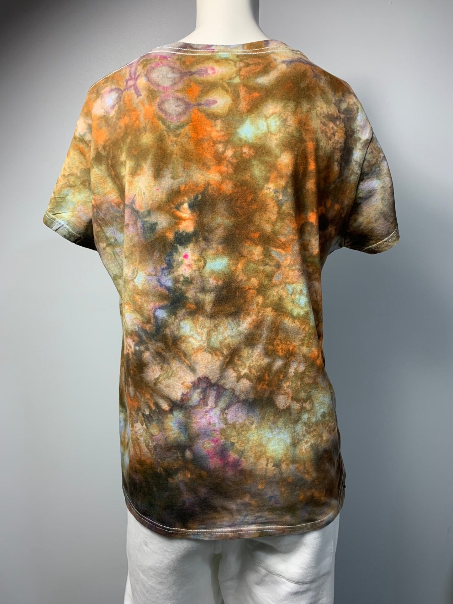 213 XL Women's V-Neck Browns and Orange