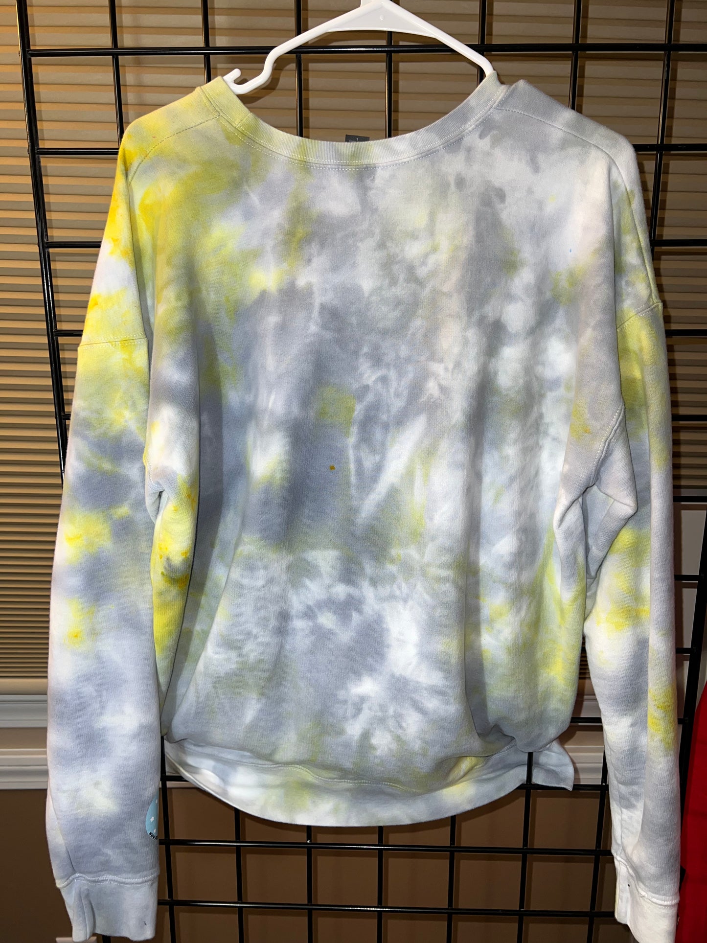 53 Large Cloudy Crewneck