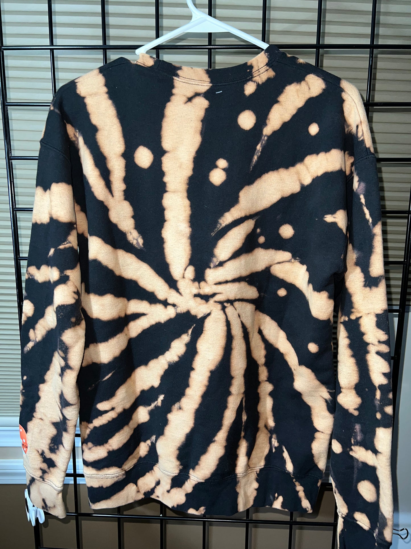 58 Small Bleached Spiral Crewneck