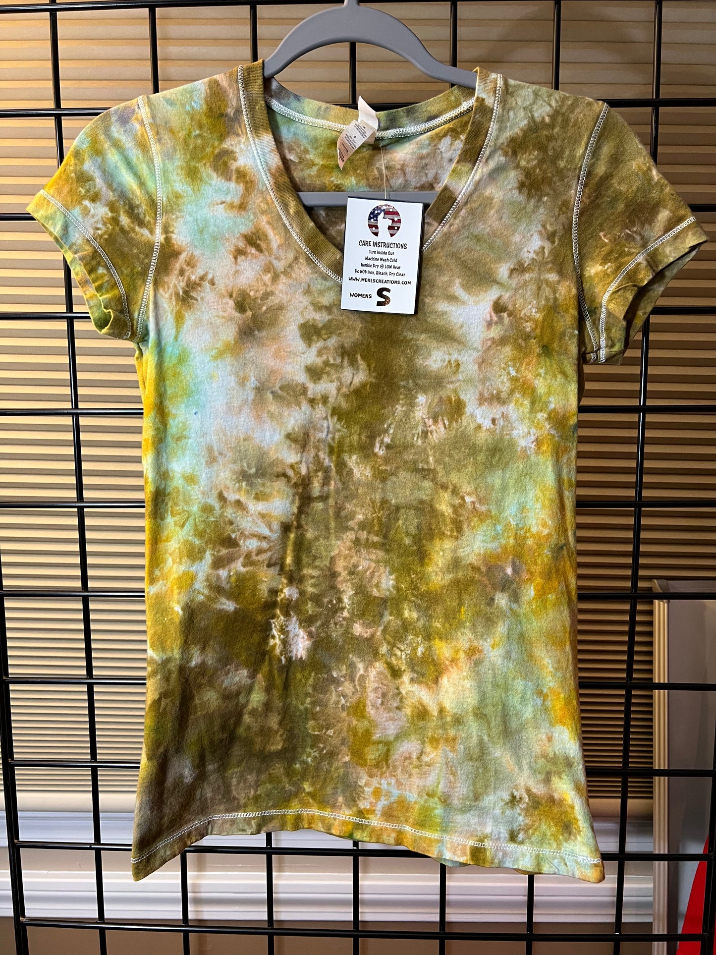 3 Small Womens V-Neck Earthy T-shirt