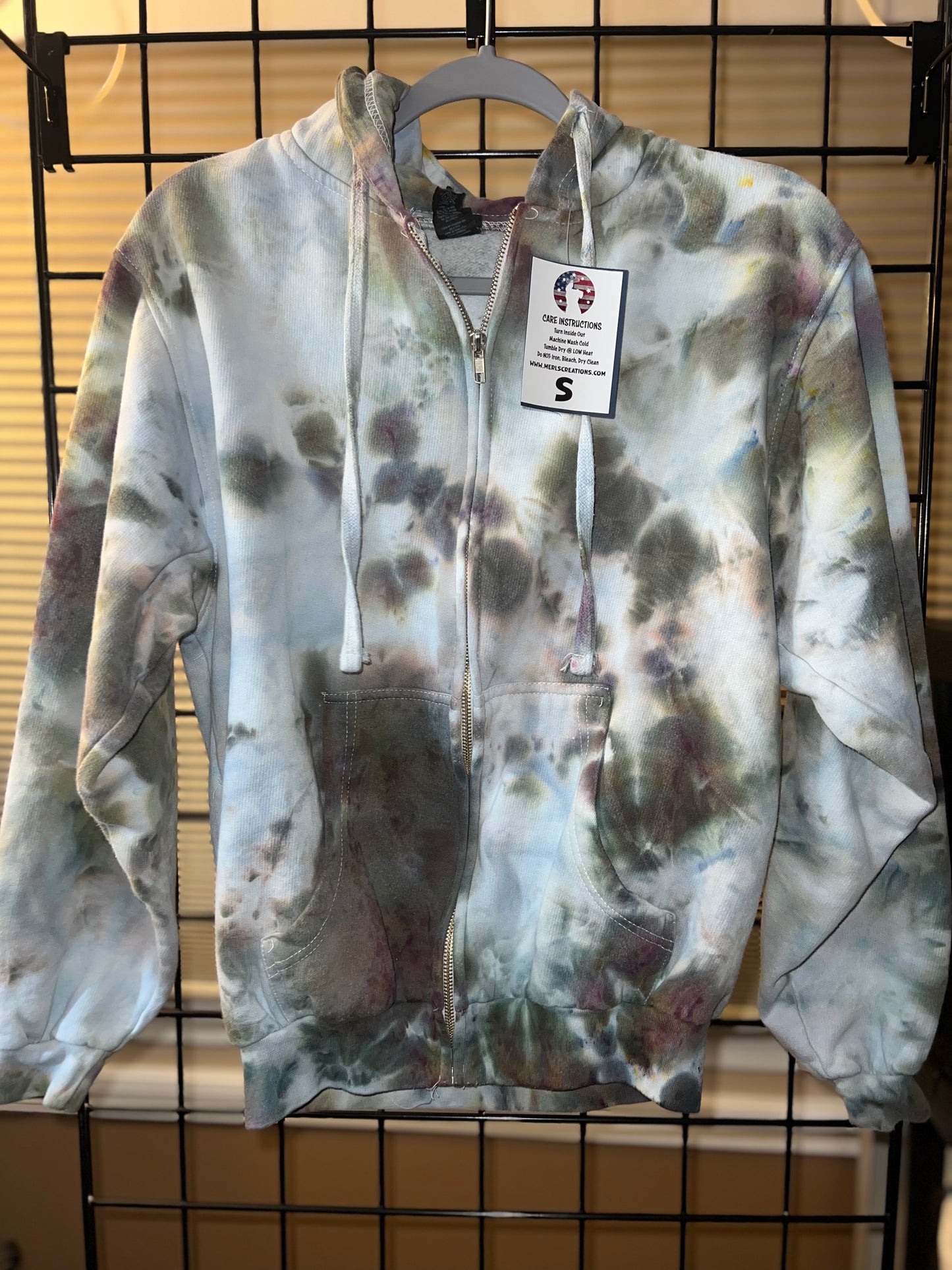 713 Small Heavy Metal Zip