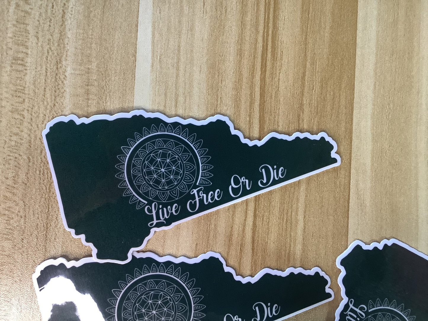 Live free or die sticker - Merlscreations