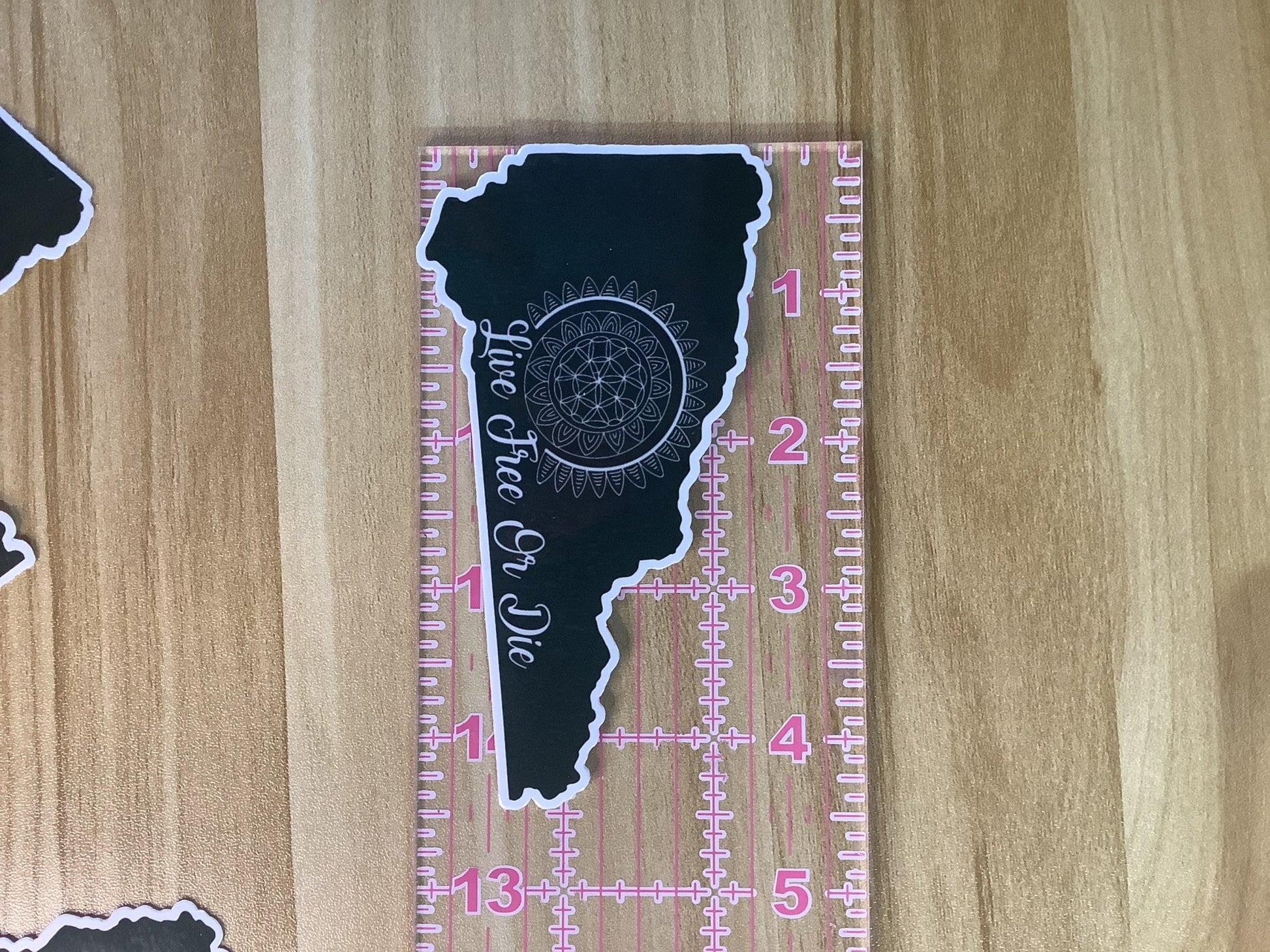 Live free or die sticker - Merlscreations