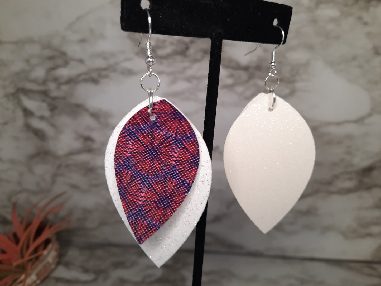 Red white and firework earrings - Merlscreations