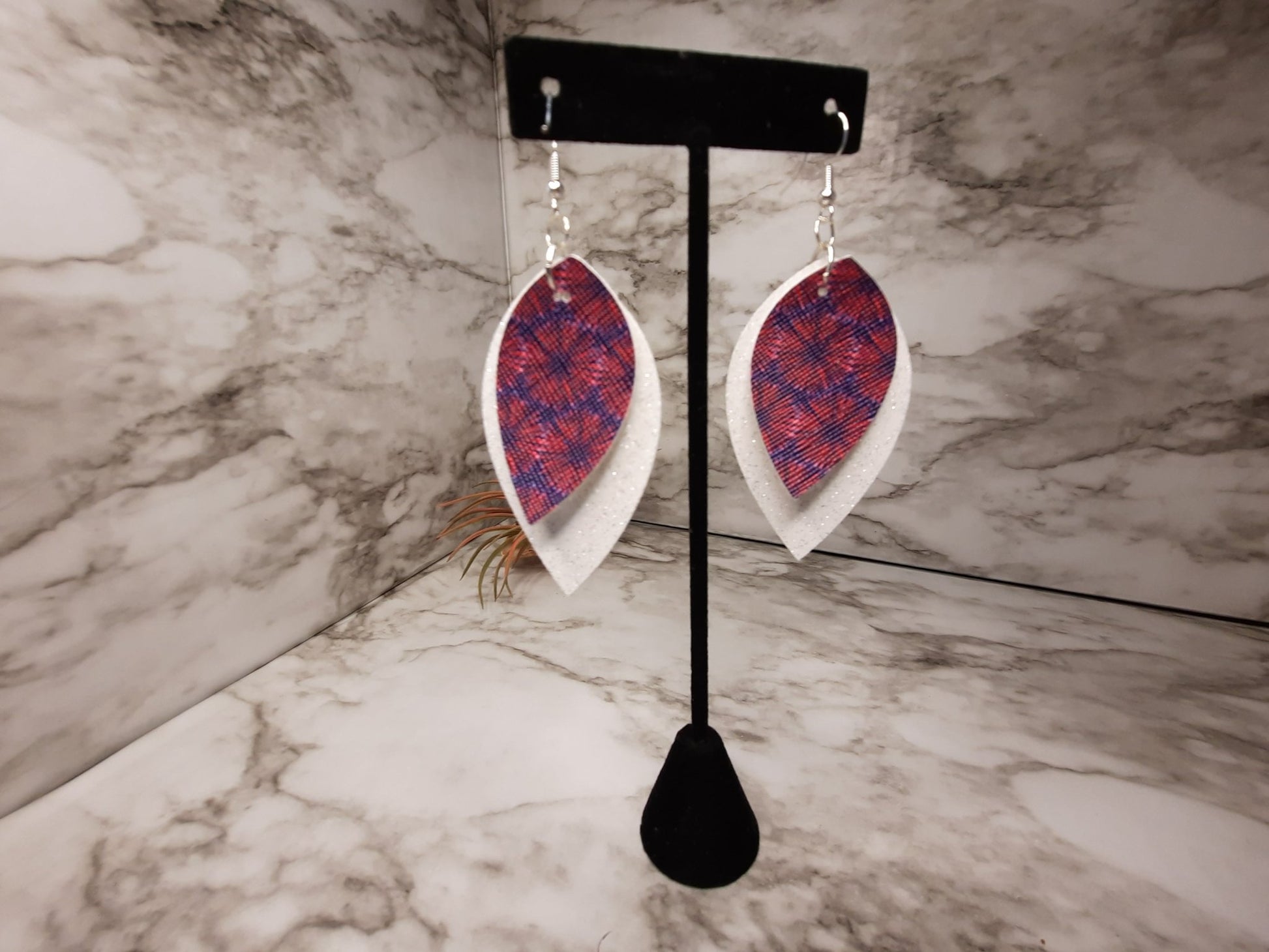 Red white and firework earrings - Merlscreations