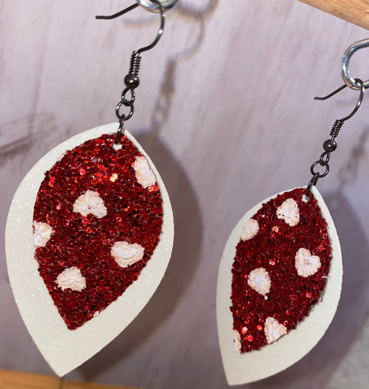 White and red heart teardrop earrings - Merlscreations