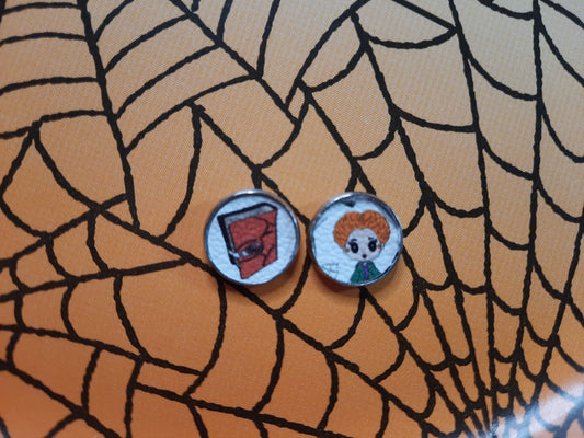 Winifred Sanderson and her beloved book studs - Merlscreations